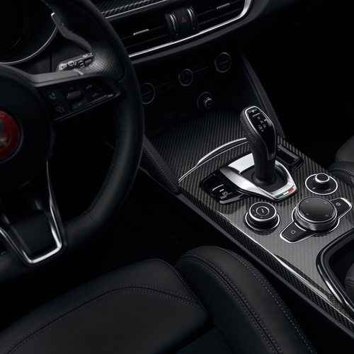 2027 Alfa Romeo Stelvio Luna Rossa Interior